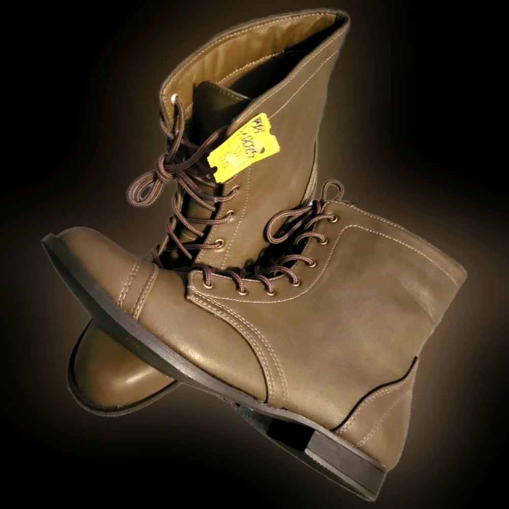 Women's brown combat boots G21 sz10 sheila Never worn